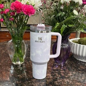 NWOT Stanley 40oz Quencher